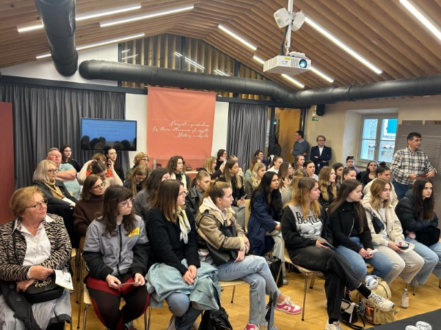 1763204169092.jpg, publika, jela , momjan - Copy