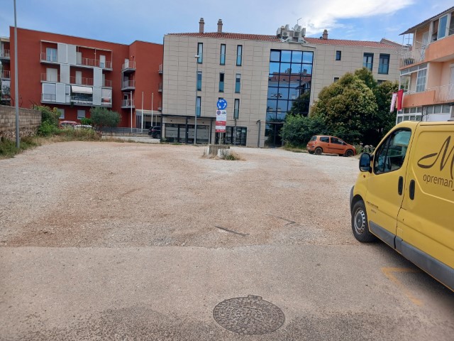 20260705_172149.jpg, parking prazan