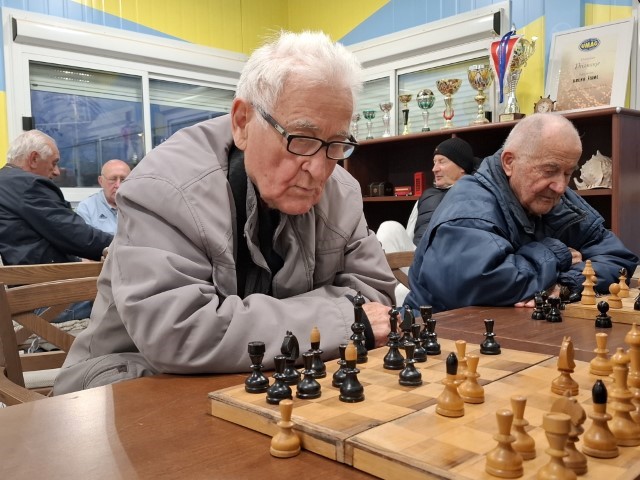 momić, tk