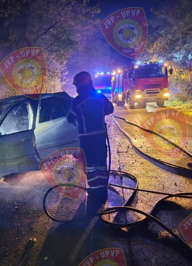 požar na autu, jvp,3