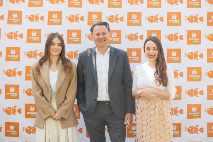 Michał Senczuk, predsjednik Uprave Studenca, Tatjana Spajić, direktorica korporativnih komunikacija, i Ivana Nakić, voditeljica programa Narančasta ribica.