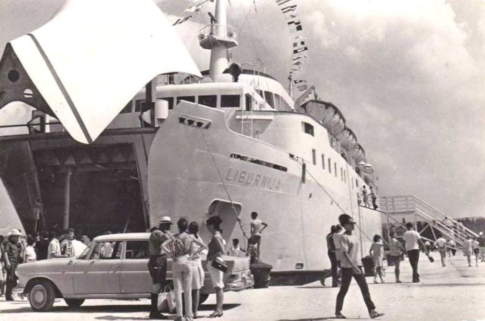 PRIČA O LIBURNIJI Predvodnik konvoja spasa prema Dubrovniku u Domovinskom ratu, u nas najprije uplovio kao kruzer