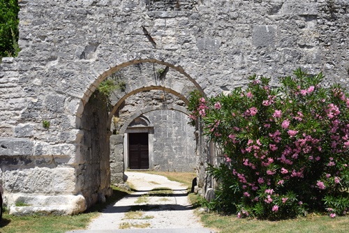 Tišina se nadvila nad čarobnim gradom 