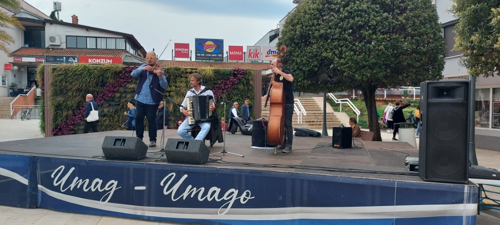 Veselo druženje s romskom glazbom. Bolje ne može!