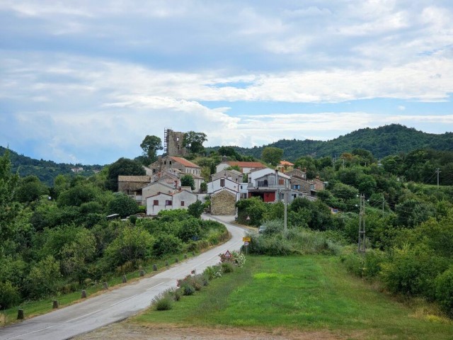 Iz ciklusa o istarskim kaštelima. Upoznajte kaštele Paz i Posert u Općini Cerovlje.