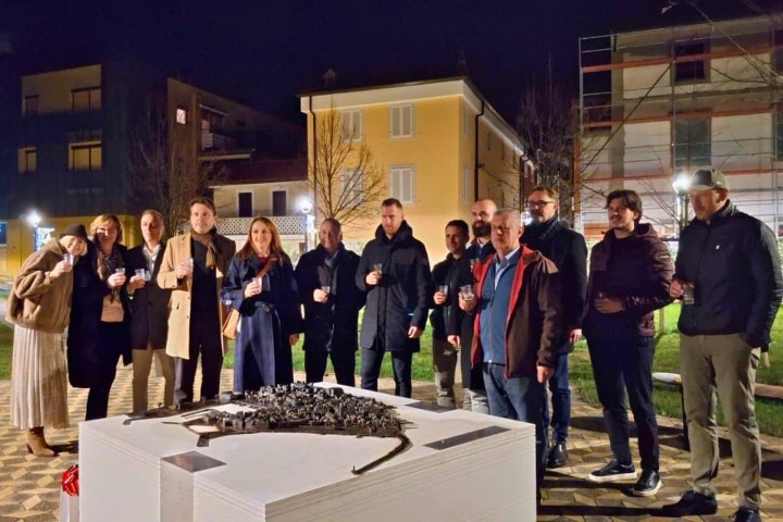 Brončana maketa grada u Parku Irme Benčić kao novi simbol grada Novigrada
