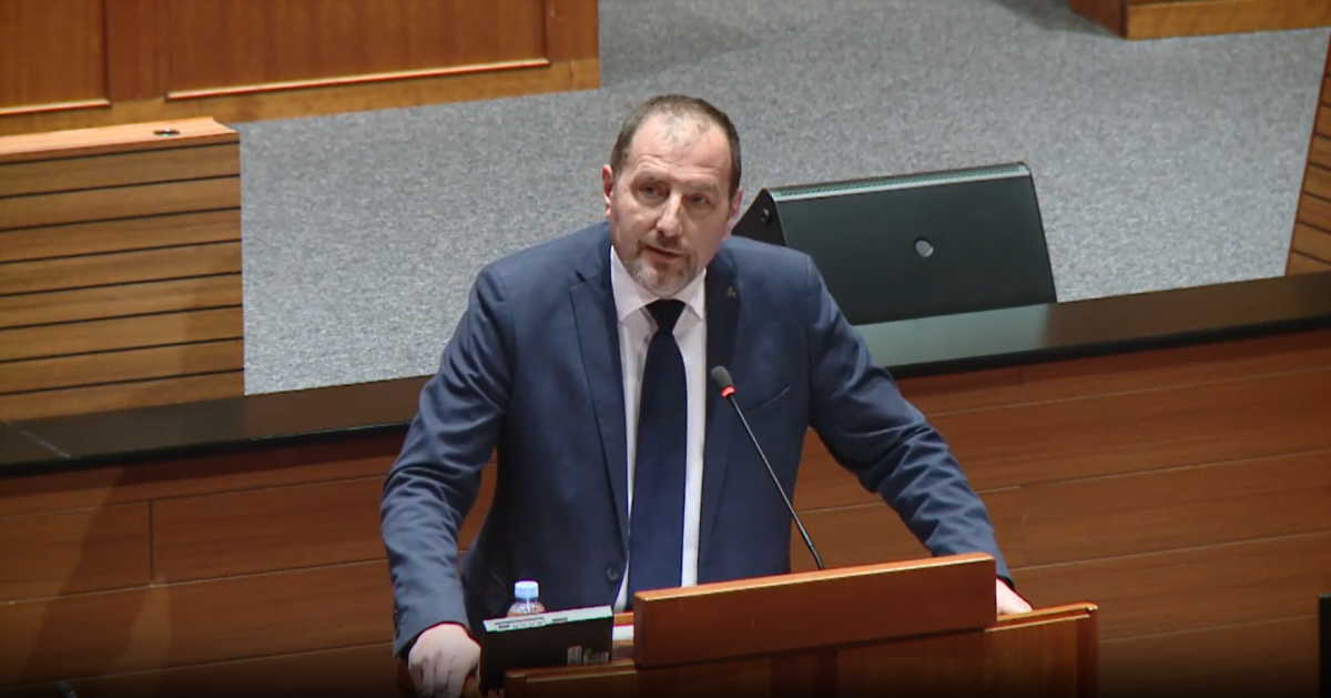 Paus u Saboru upozorio na nepravedan položaj pomoćnika u nastavi