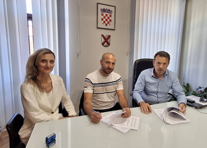 Novigrad:Uskoro kreće izgradnja prvog multifunkcionalnog igrališta u Fakiniji